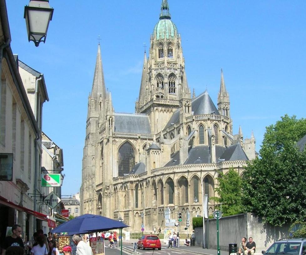 Maison Renovee En Pierres Sejour Spacieux Avec Jardin Et Terrasse Amenagee Pres Omaha Beach & Bayeux A 5Mn De La Mer Tous Commerces Commes Экстерьер фото